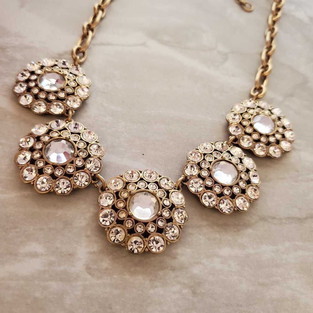✨ J.Crew Classic Rhinestones Pave Crystal Medallion Statement Necklace ✨ - Picture 5 of 12